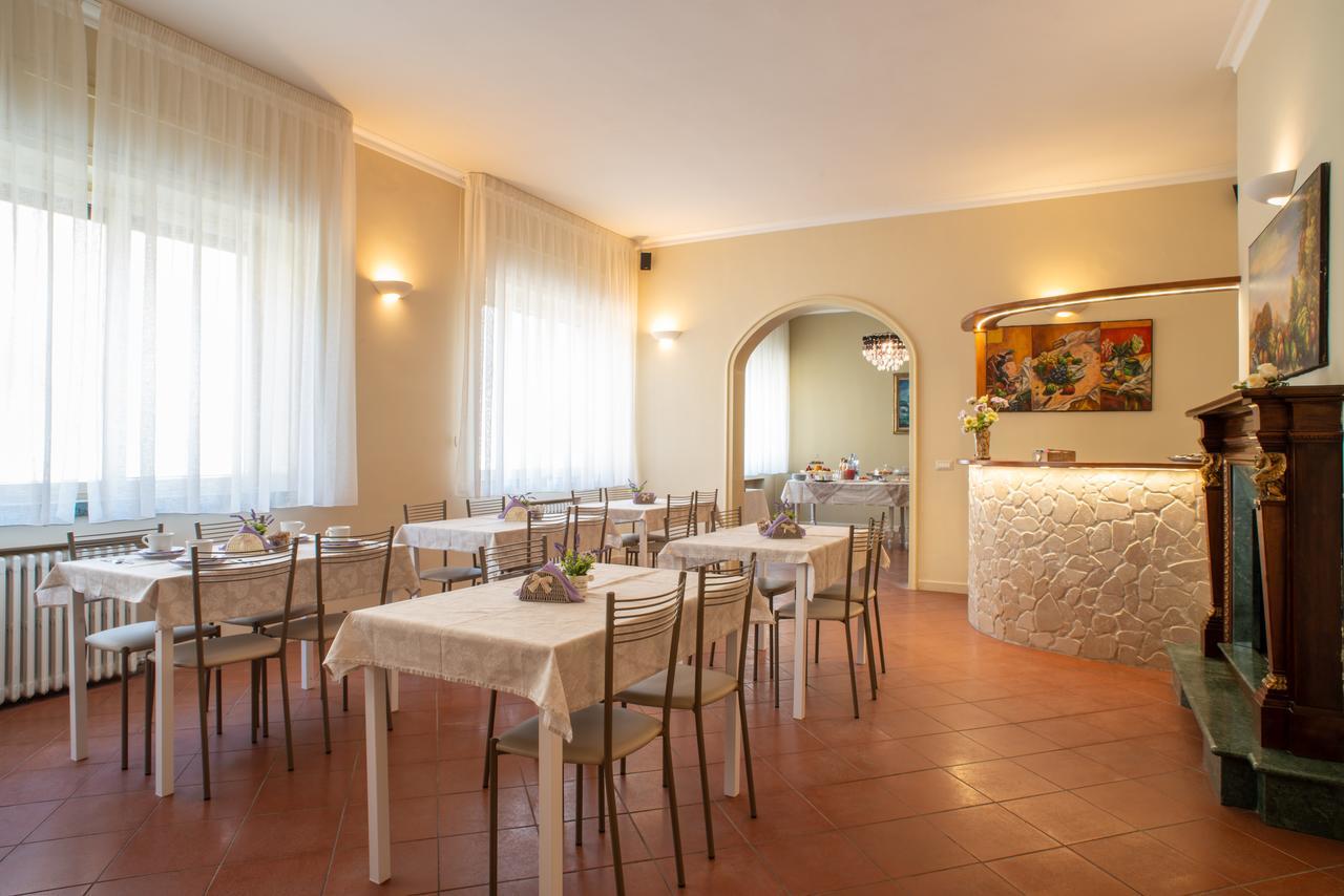 Villa Domus Salento Suites & Rooms Con Parcheggio Privato In Loco Lecce Eksteriør bilde