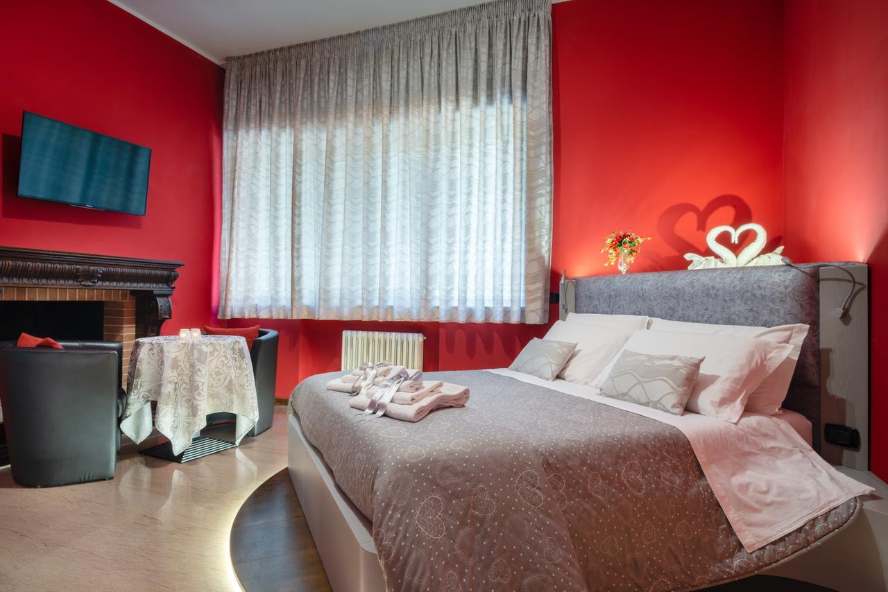 Villa Domus Salento Suites & Rooms Con Parcheggio Privato In Loco Lecce Eksteriør bilde
