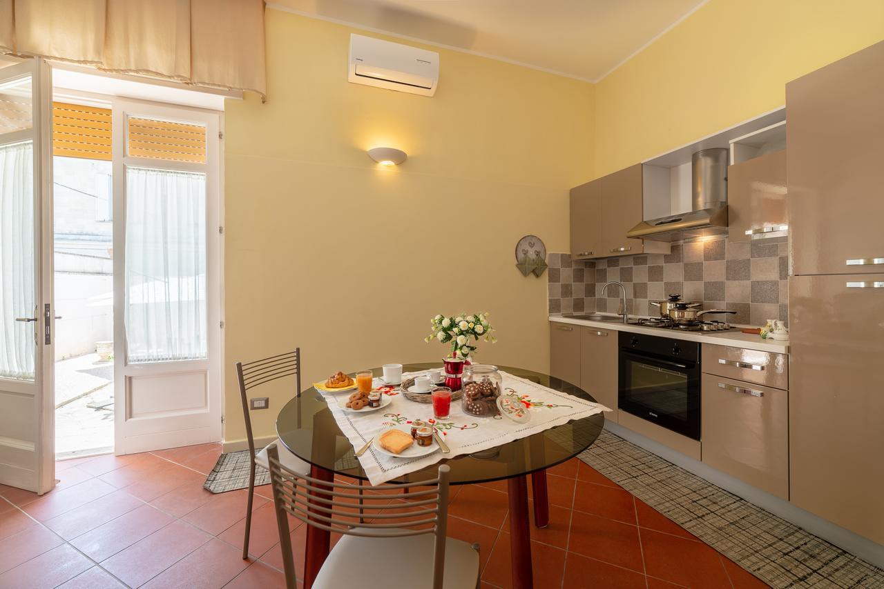 Villa Domus Salento Suites & Rooms Con Parcheggio Privato In Loco Lecce Eksteriør bilde