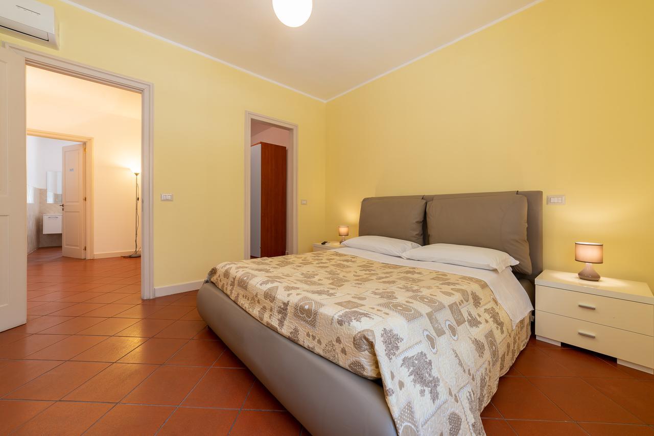 Villa Domus Salento Suites & Rooms Con Parcheggio Privato In Loco Lecce Eksteriør bilde