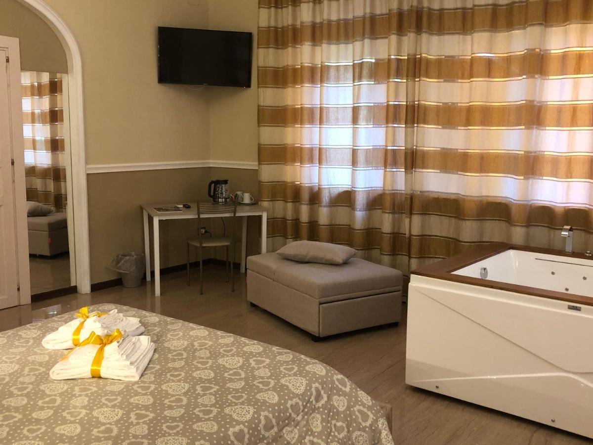 Villa Domus Salento Suites & Rooms Con Parcheggio Privato In Loco Lecce Eksteriør bilde